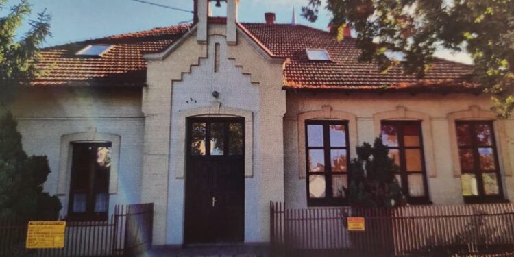 Borowa: Przebudowa szkoły na bibliotekę…