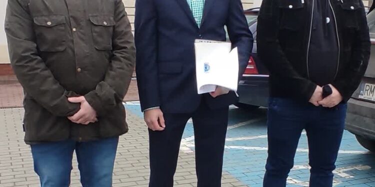Mielec: Z apelem dostępu do transportu i opieki ratującej życie