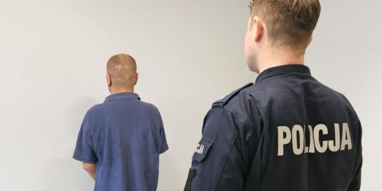 Połaniec: Nie wpuścił ich drzwiami to weszli oknem