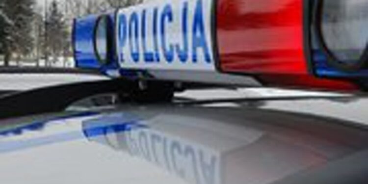 Połaniec: O krok od tragedii – dzieci spacerowały po zwnętrznym parapecie na czwartym piętrze