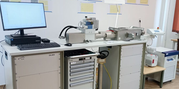 Stalowa Wola: Politechnika uruchomiła pracownię do badań zmian w strukturze materiałów