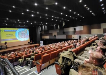 Nowa Dęba. Rozmawiali o korzyściach dla regionu z rozwoju garnizonu