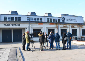 Stalowa Wola: Wadliwy dach na Muzeum COP wymaga wymiany – Muzeum walczy o naprawę gwarancyjną