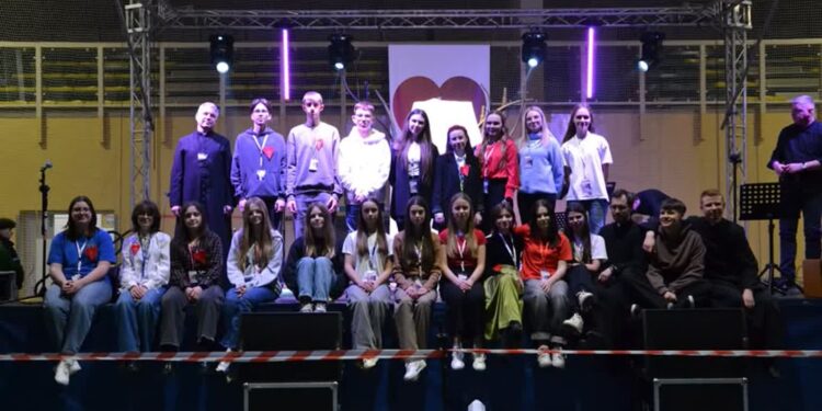 Dębica: Kochać vs. Nienawidzić