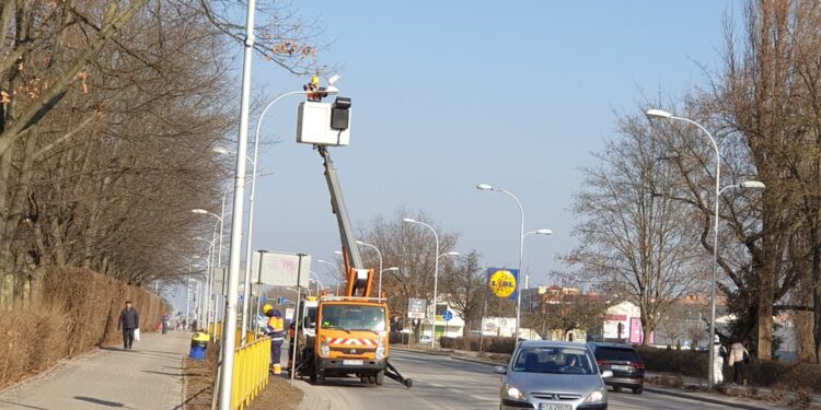 Tarnobrzeg:  W mieście wymieniają oświetlenie drogowe