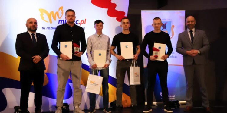 Mielec: Uhonorowano mieleckich sporowców i trenerów
