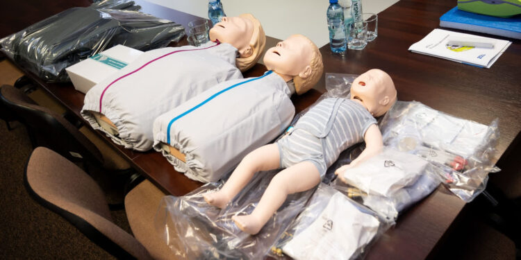 Stalowa Wola: Fantomy i defibrylatory dla strażaków i ratowników