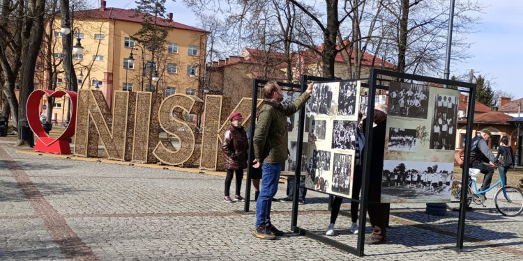 Nisko: Wystawa fotograficzna o kobietach