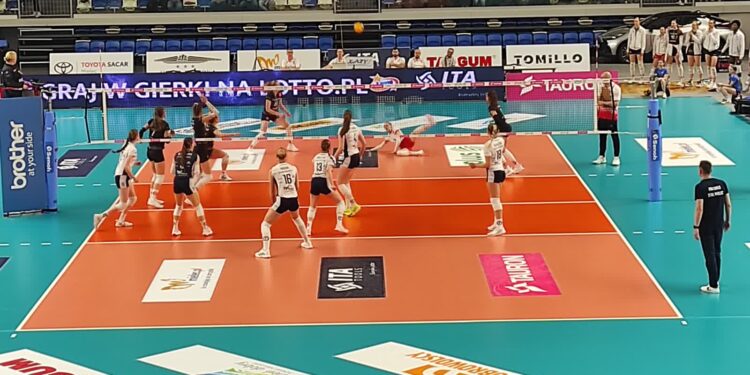 Mielec: Przegrana mieleckich siatkarek z drużyną z Łodzi