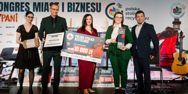 Mielec: ZSO  zwyciężył w III edycji Programu Polska Stolica Recyklingu