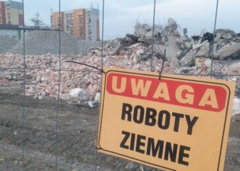 Tarnobrzeg: Góry gruzu znikną. W planach budowa
