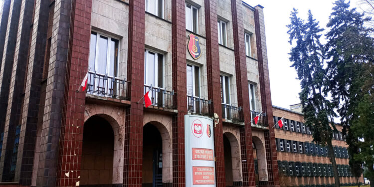 Stalowa Wola: Miasto przywróciło urzędniczki do pracy