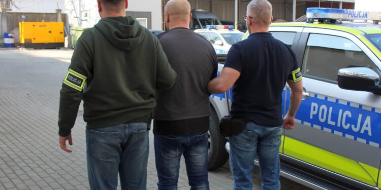 Tarnobrzeg: Nękał młodą kobietę, wysyłał jej swoje nagie zdjęcia