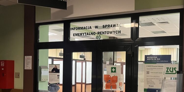 Region: ZUS szykuje się do wypłaty pierwszych „trzynastek”