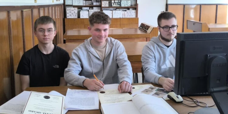 Nisko: Brązowy Medal na Dniach Wynalazców w Tajlandii dla uczniów RCEZ