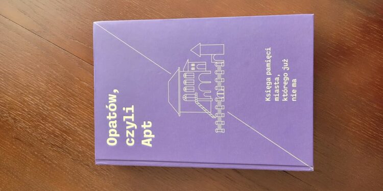 Opatów: Prezentacja księgi pamięci