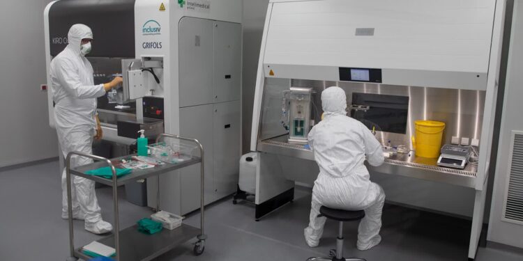 Kielce: Robot przygotuje leki dla pacjentów Świętokrzyskiego Centrum Onkologii