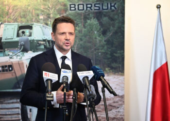 Stalowa Wola: Rafał Trzaskowski w HSW o bezpieczeństwie i nowym COP-ie