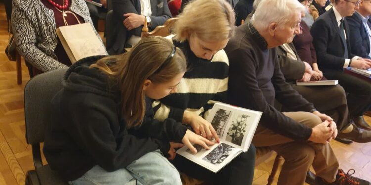 Tarnobrzeg: Major Hieronim Dekutowski bohaterem książki profesora Tadeusza Zycha