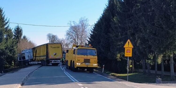 Łukawa: Uwaga! Zablokowana droga!