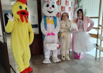 Tarnobrzeg: Brygada Bajkowych Animatorów przynosi uśmiechy w pierwszy dzień wiosny