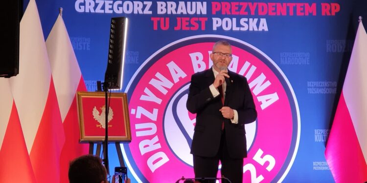 Tarnobrzeg: Kandydat na prezydenta RP, Grzegorz Braun spotkał się z mieszkańcami