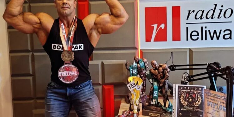 Sandomierz: Kamil Mroczek brązowym medalistą mistrzostw Polski w kulturystyce i fitness w kategorii ciężkiej