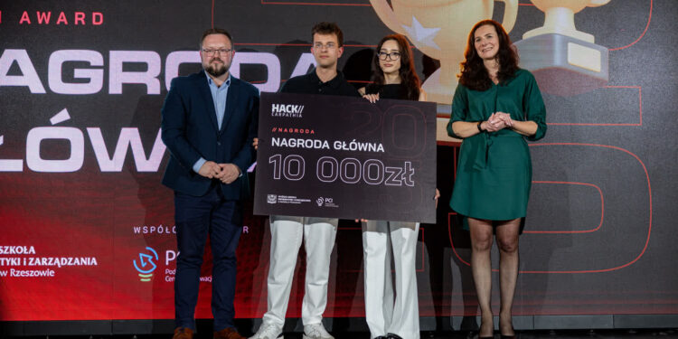 Mielec: II edycja Hack Carpathia z wygraną dla mieleckiego zespołu