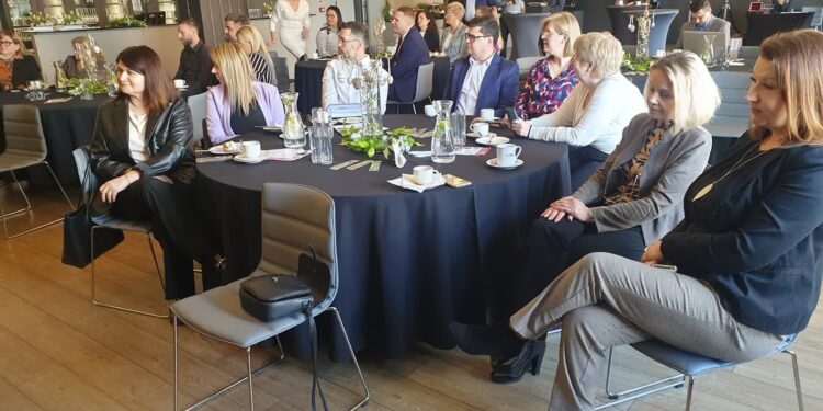 Tarnobrzeg: Rozmowy biznesowe