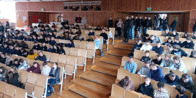 Stalowa Wola: O Zbrodni Wołyńskiej i mowie nienawiści w CEZ