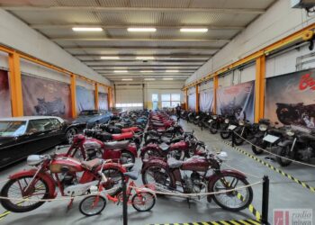 Sandomierz. Blisko 80 zabytkowych motocykli na wystawie w jednym miejscu