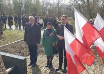 Tarnobrzeg: Uczcili rocznice zbrodni katyńskiej i katastrofy smoleńskiej