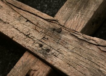 Tarnobrzeg: Cisza Wielkiego Piątku – bez mszy, z krzyżem i modlitwą