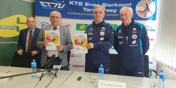 Tarnobrzeg: Umowa sponsoringowa podpisana. Siarkopol wspiera mistrzowską drużynę