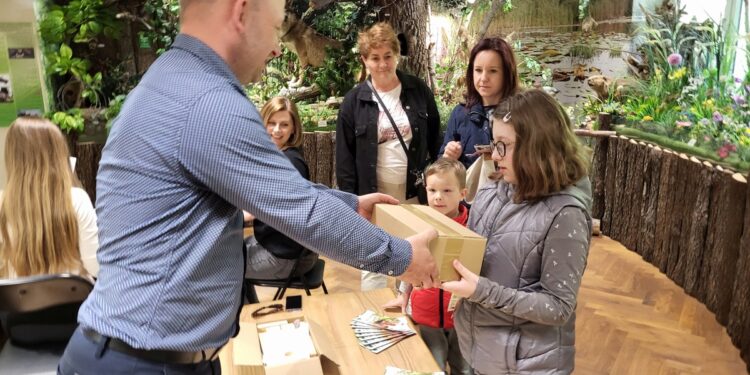 Tarnobrzeg. Rozdawali ptasie domki