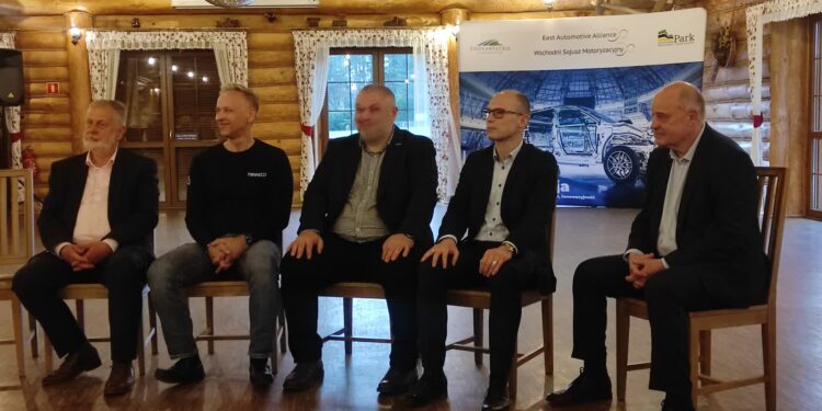 Mielec: Wschodni Klaster Motoryzacyjny ma już 10 lat