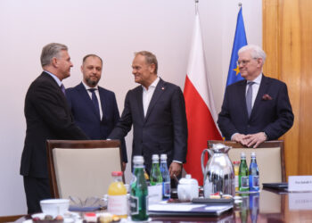 Region:”Chronimy polskie interesy gospodarcze” – spotkanie premiera z branżą motoryzacyjną