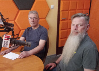 Dyrektor Aitomobilklubu Stalowa Wola Henryk Drzymała i Bartosz Skórczyński, komandor zbliżajacego się rajdu