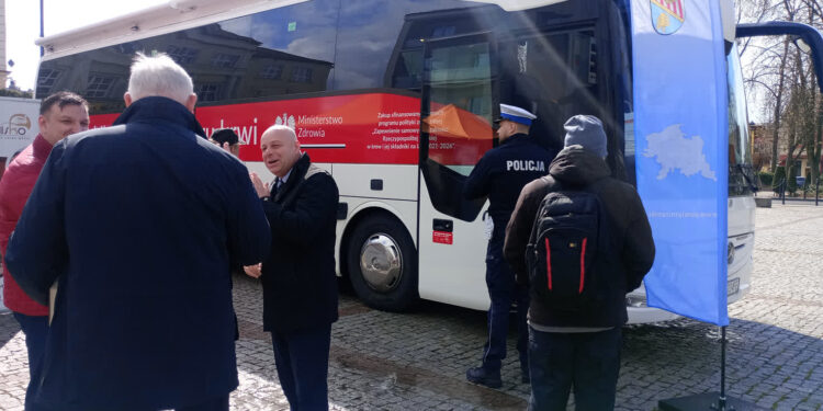 Nisko: Oddali krew na Plantach