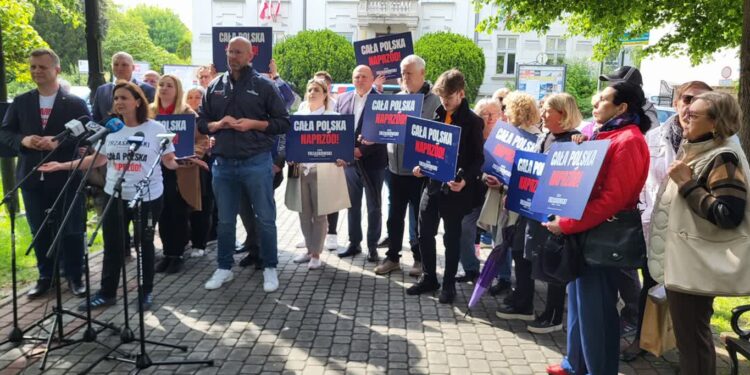 Tarnobrzeg. Zachęcali do głosowania na Rafała Trzaskowskiego