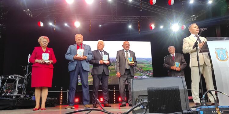 Przecław: Przecław świętował  jubileusz  15-lecia odzyskania Praw Miejskich.