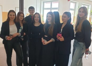 Tarnobrzeg: Maturzyści rozpoczęli egzaminacyjny maraton