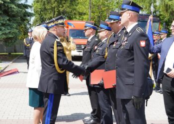 Nisko: Uroczystość z okazji Dnia Strażaka z awansami i wyróżnieniami