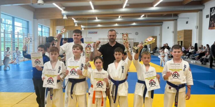 Rzeszów, Jasło: Podwójne medale sandomierskich karateków