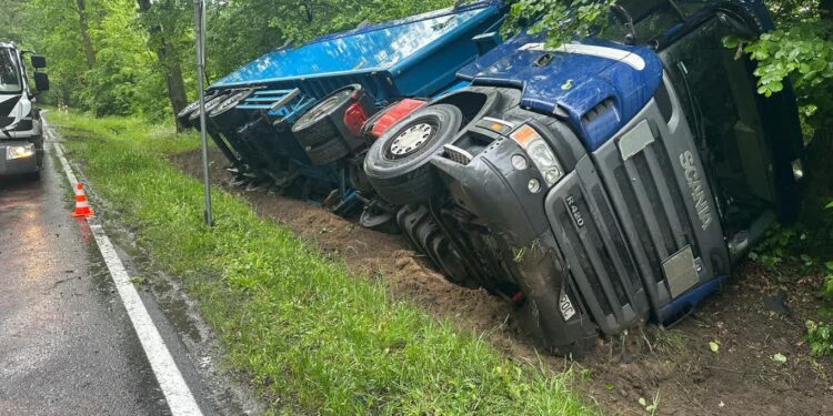 Zawidza: Zablokowana droga dk79 na 215 km