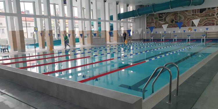 Tarnobrzeg: Basen po remoncie, ale mieszkańcy narzekają na brak swobodnego dostępu