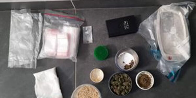 Koprzywnica: Zatrzymali 49-latka i zabezpieczyli narkotyki