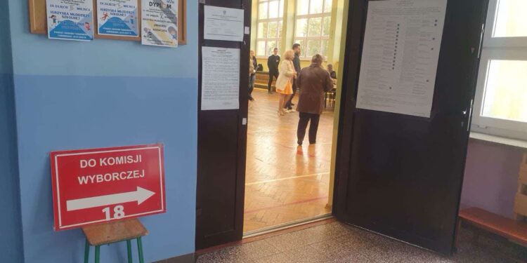 Tarnobrzeg: Frekwencja w południe