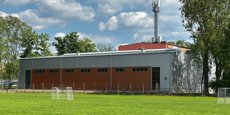 Mielec: Finiszują prace przy hali sportowej przy Ekonomiku