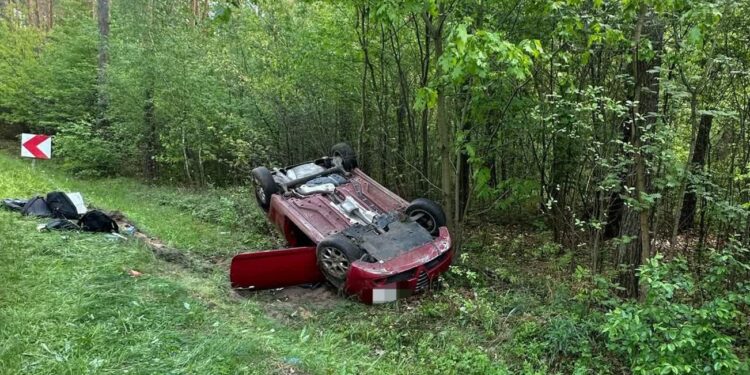 Mielec: 18-latek dachował na ul. Wojska Polskiego